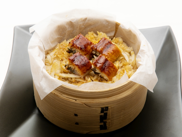 鰻のせいろ蒸しごはん