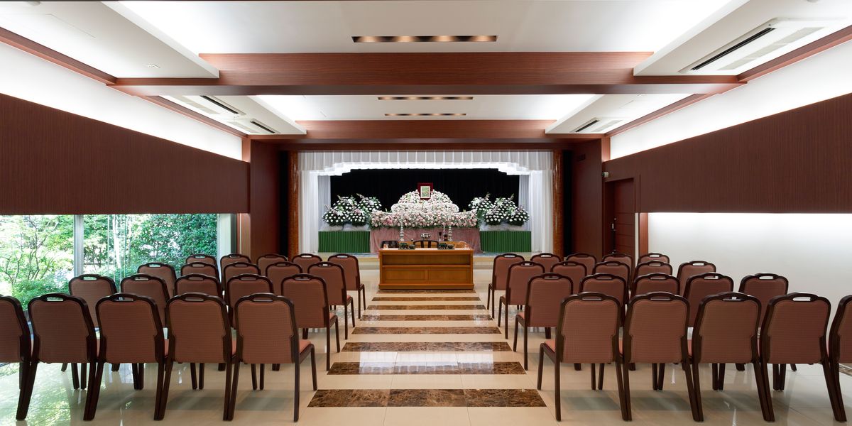 くらしの友 藤沢橋総合斎場 1F式場 花祭壇