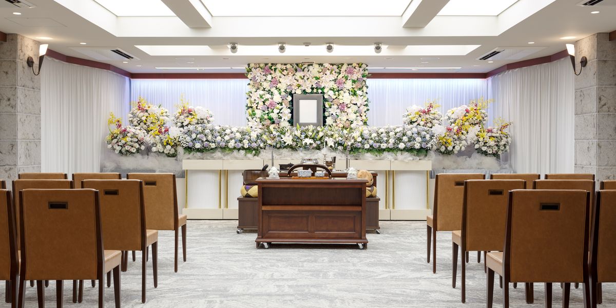 くらしの友 アダージョ世田谷代田 2F式場 シルク花祭壇 サムネイル画像