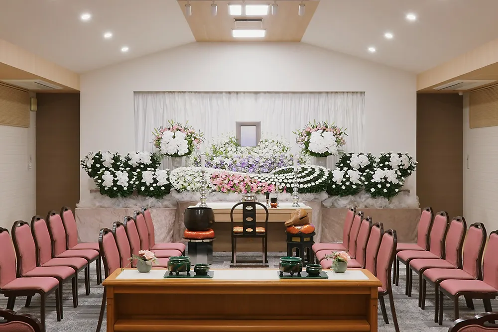 花祭壇とは？種類や費用相場、選び方まで後悔しない選び方を解説の記事のイラスト